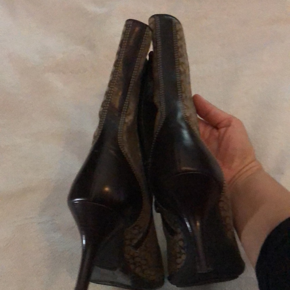 Boots - Picture 6 of 8